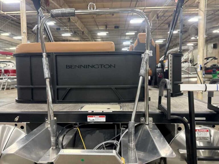 2026 Bennington 20SL - Luxe - Blackout US-ETWS0130L526 [photo 17]